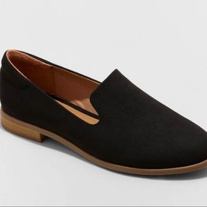 Universal thread loafers